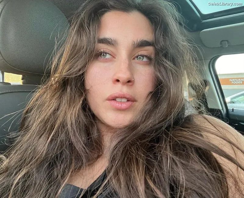 Lauren Jauregui photo 16 of 678