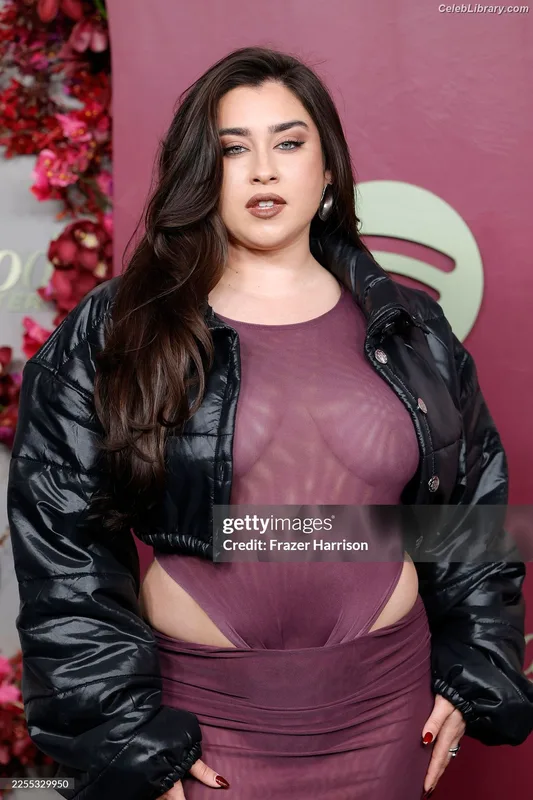 Lauren Jauregui photo 21 of 678