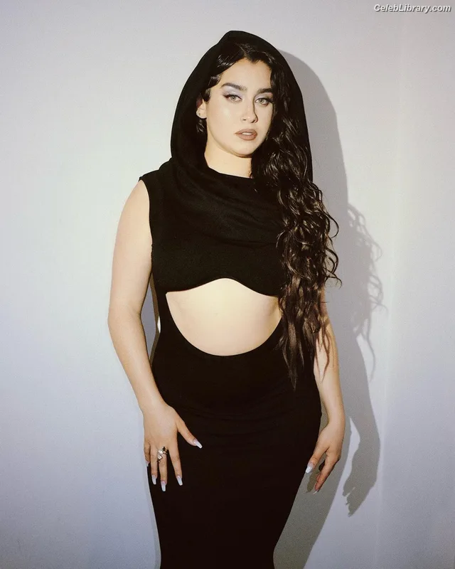 Lauren Jauregui photo 19 of 678