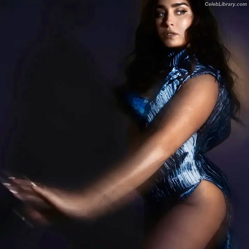 Lauren Jauregui photo 9 of 678