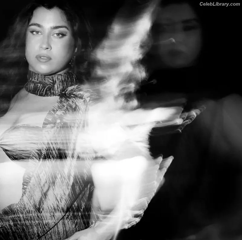 Lauren Jauregui photo 10 of 678