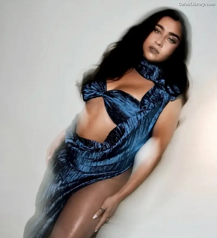 Lauren Jauregui photo 11 of 678
