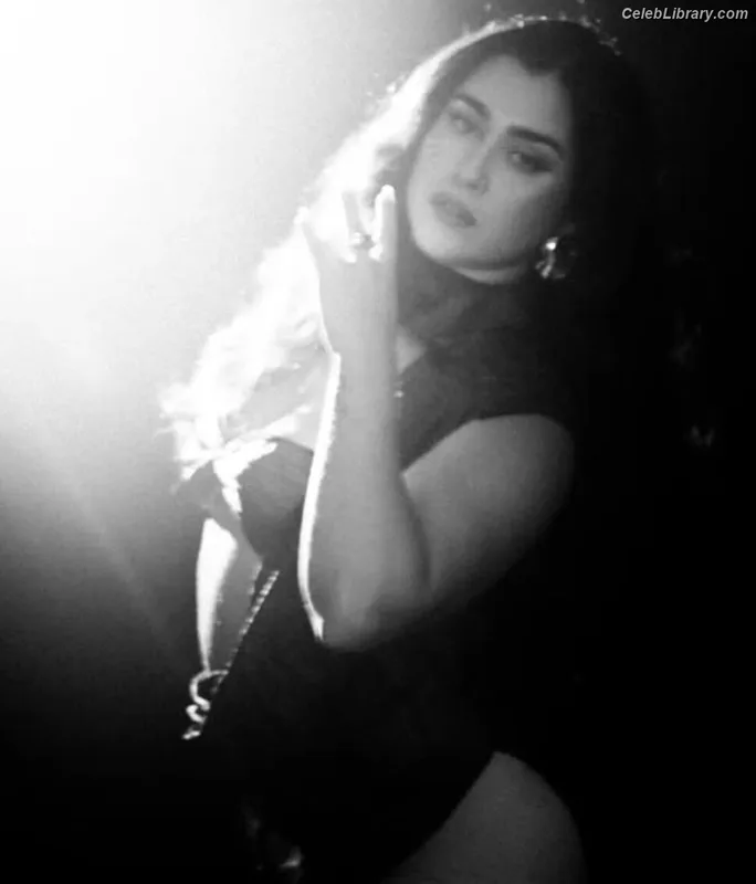 Lauren Jauregui photo 12 of 678