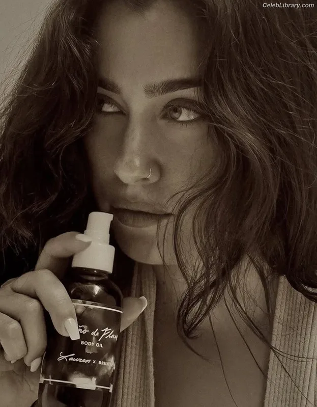 Lauren Jauregui photo 15 of 678