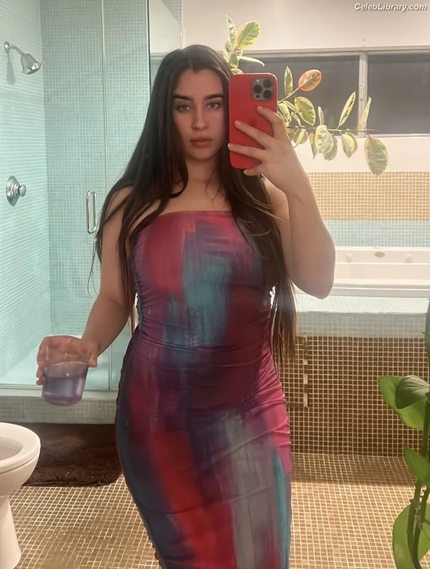Lauren Jauregui photo 19 of 678
