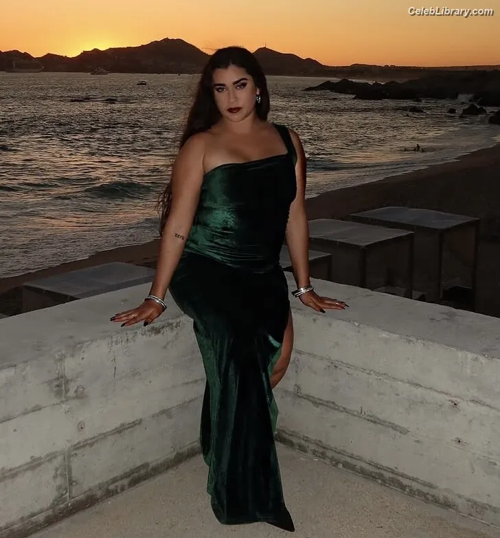 Lauren Jauregui photo 8 of 678