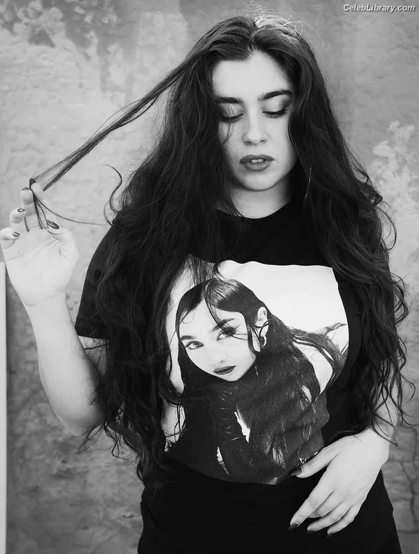 Lauren Jauregui photo 14 of 678