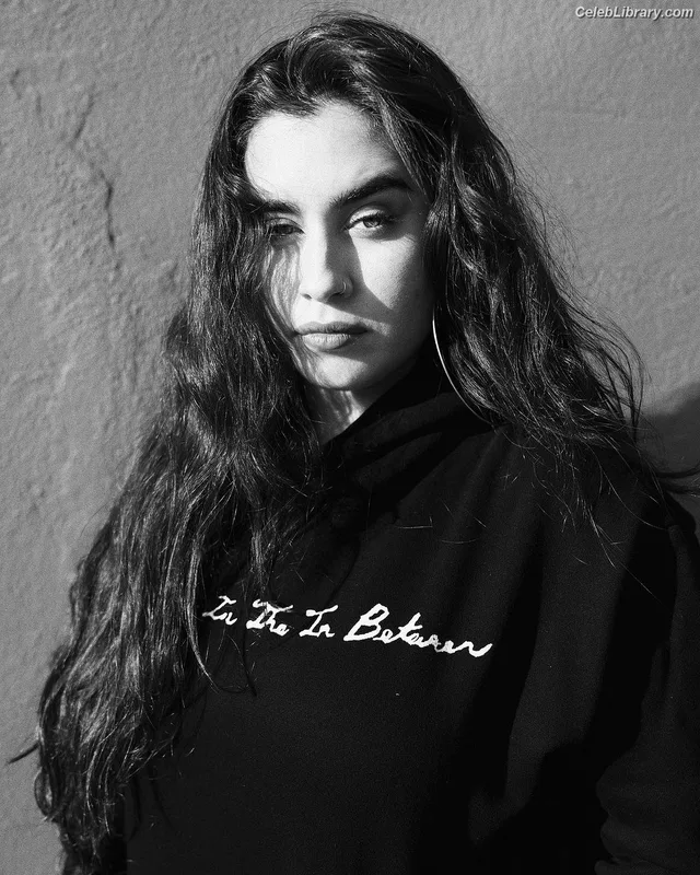 Lauren Jauregui photo 15 of 678