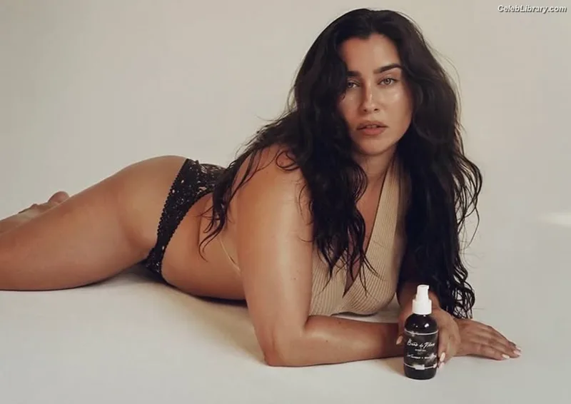 Lauren Jauregui photo 20 of 678
