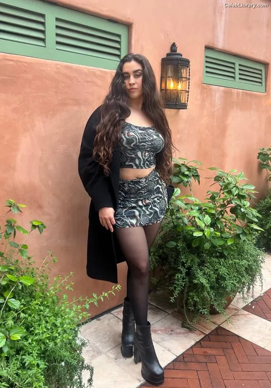 Lauren Jauregui photo 2 of 678