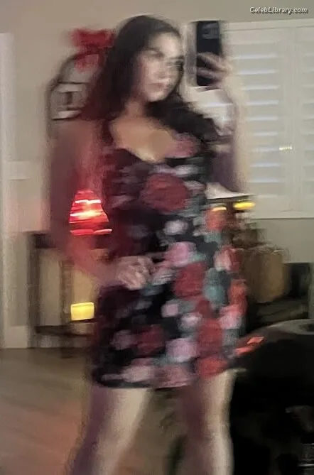 Lauren Jauregui photo 8 of 678