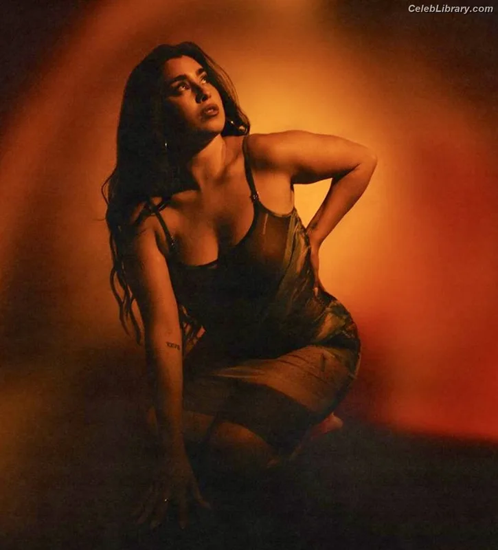 Lauren Jauregui photo 11 of 678