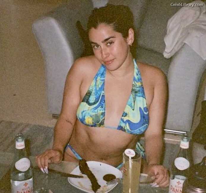 Lauren Jauregui photo 15 of 678