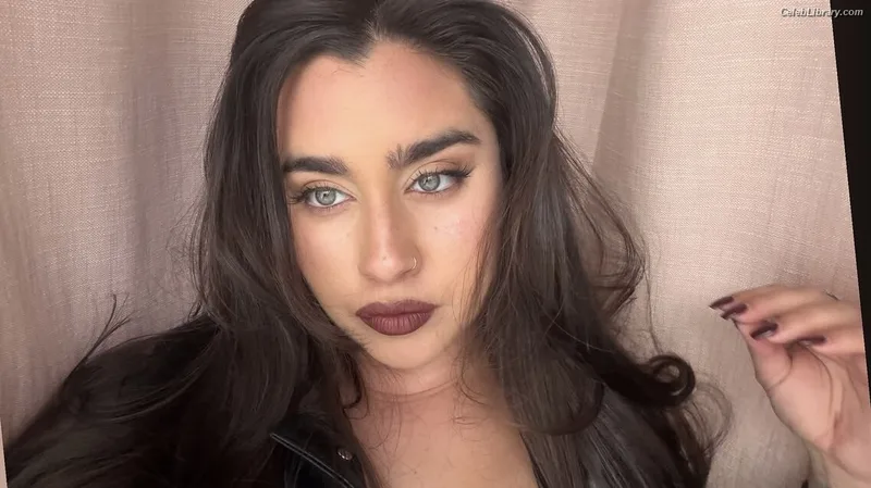Lauren Jauregui photo 20 of 678