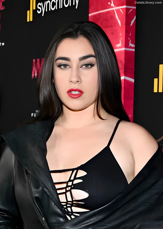 Lauren Jauregui photo 14 of 678
