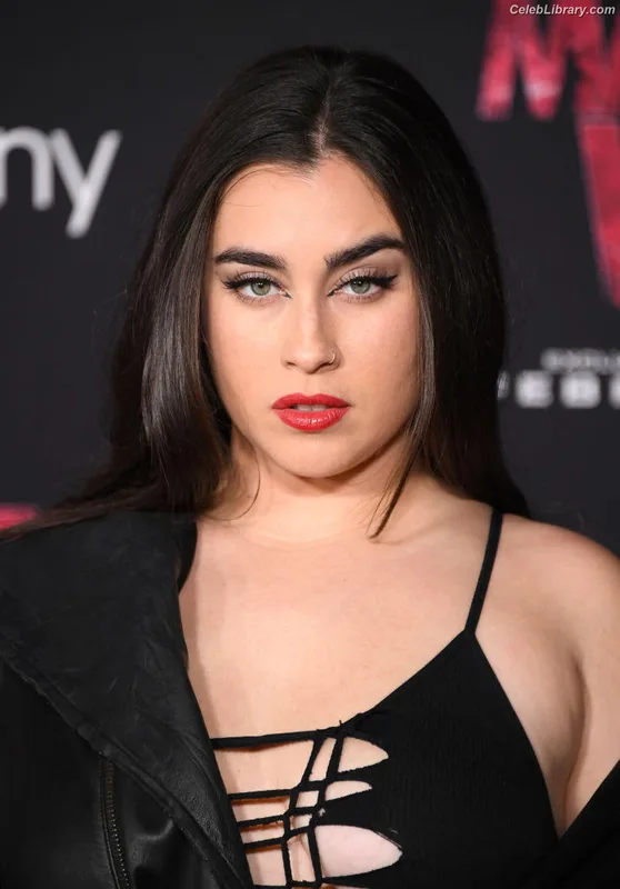 Lauren Jauregui photo 21 of 678