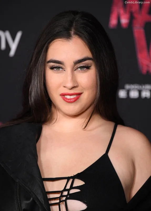 Lauren Jauregui photo 22 of 678
