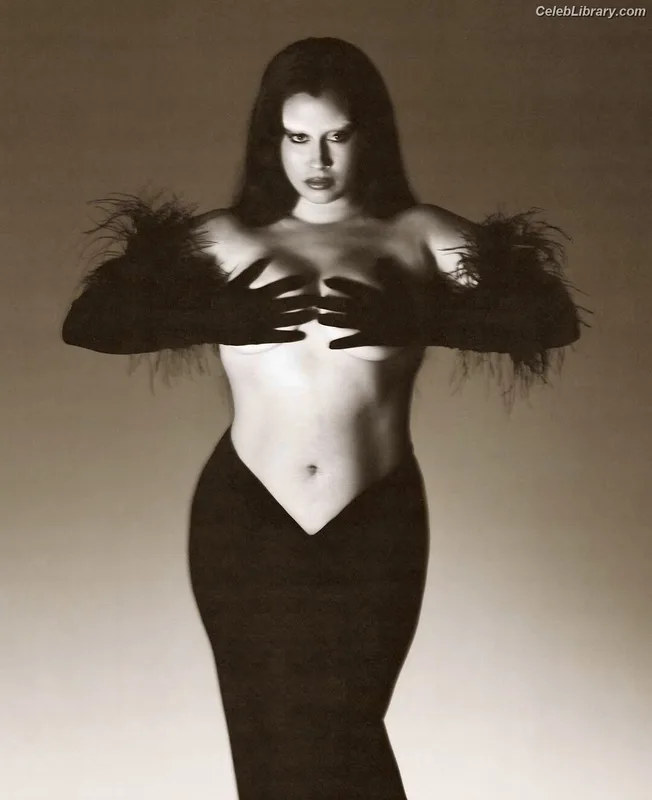 Lauren Jauregui photo 2 of 678