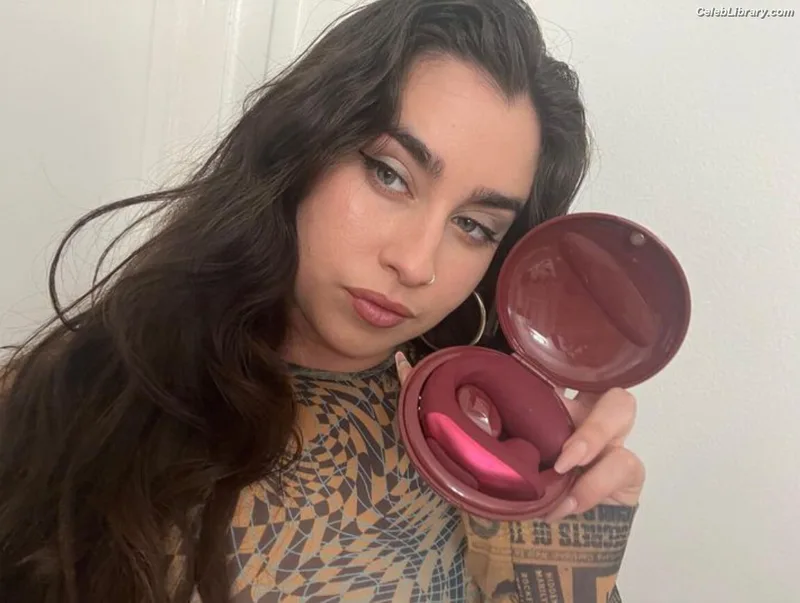 Lauren Jauregui photo 17 of 678