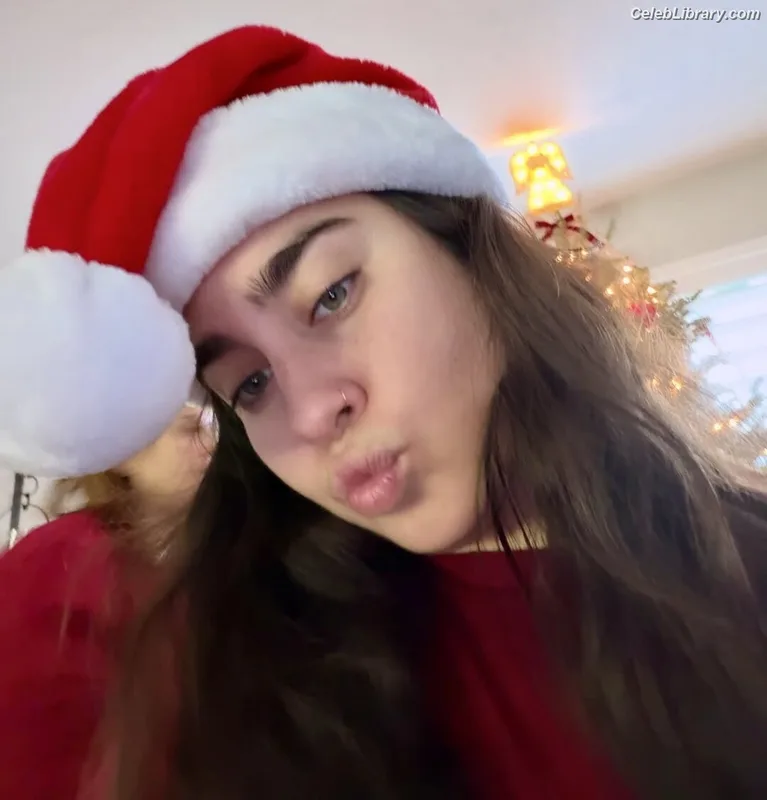 Lauren Jauregui photo 3 of 678