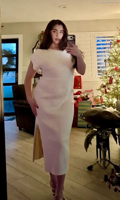 Lauren Jauregui photo 6 of 678