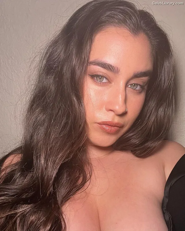Lauren Jauregui photo 9 of 678