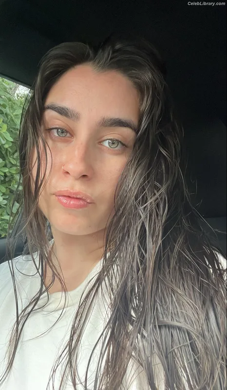 Lauren Jauregui photo 15 of 678