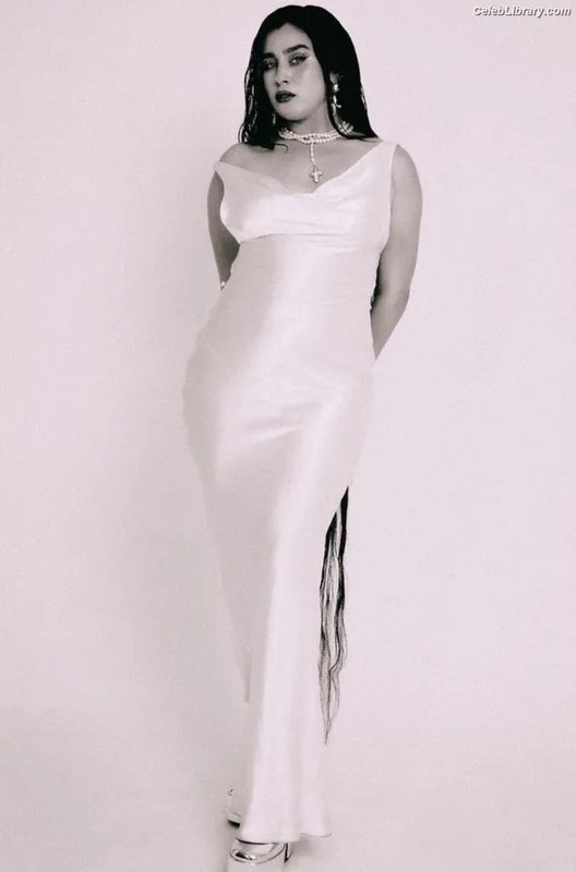 Lauren Jauregui photo 19 of 678