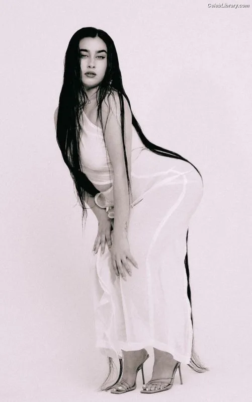 Lauren Jauregui photo 20 of 678