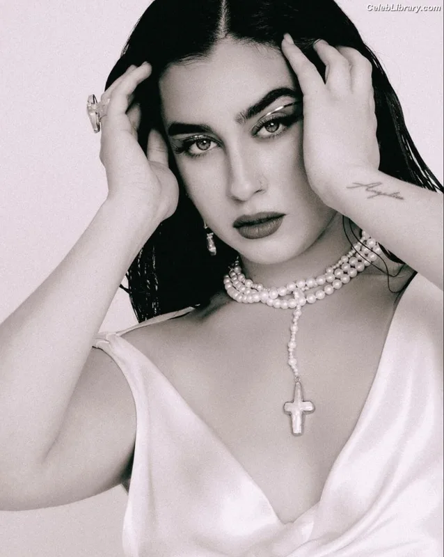 Lauren Jauregui photo 22 of 678