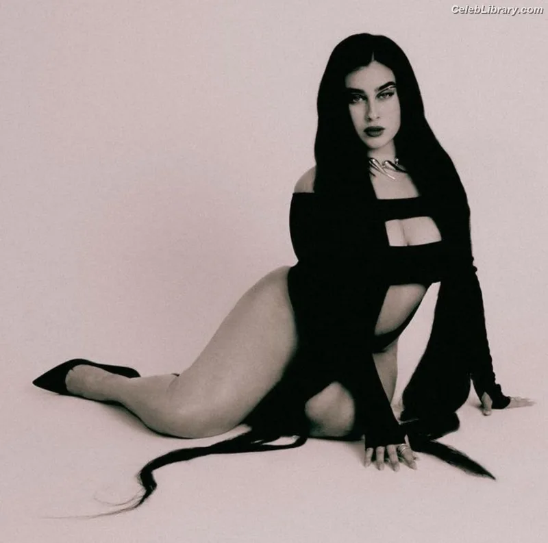 Lauren Jauregui photo 3 of 678
