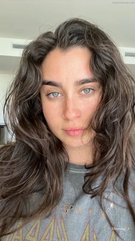 Lauren Jauregui photo 5 of 678