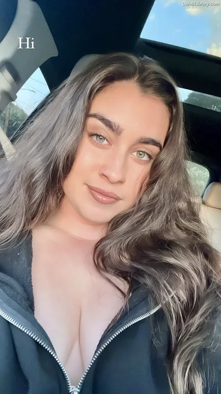 Lauren Jauregui photo 6 of 678