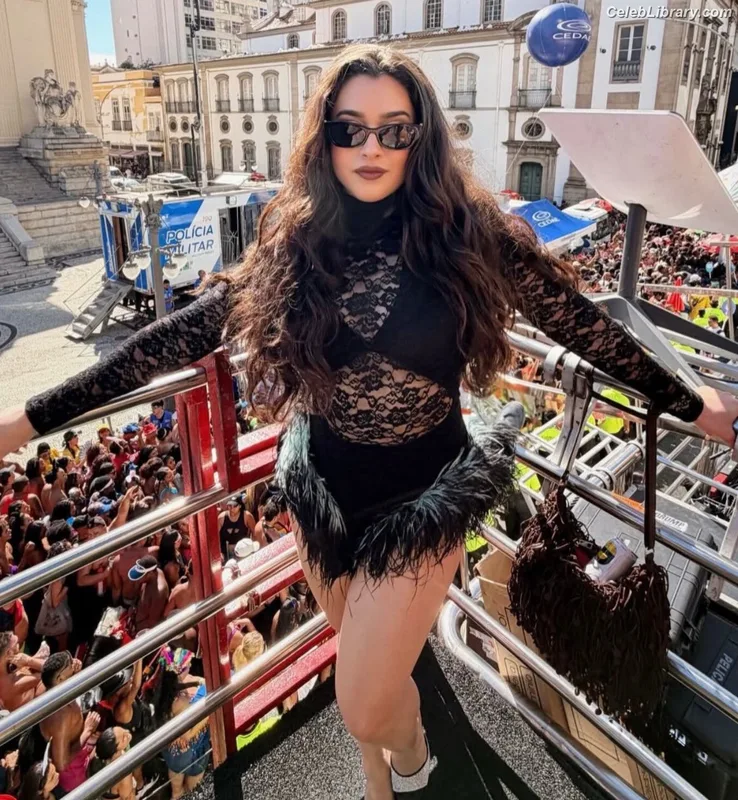 Lauren Jauregui photo 2 of 678