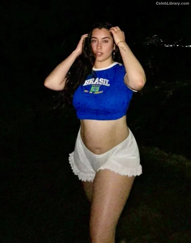 Lauren Jauregui photo 6 of 678