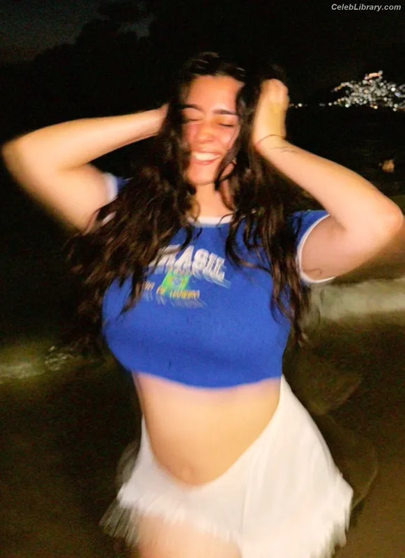 Lauren Jauregui photo 7 of 678
