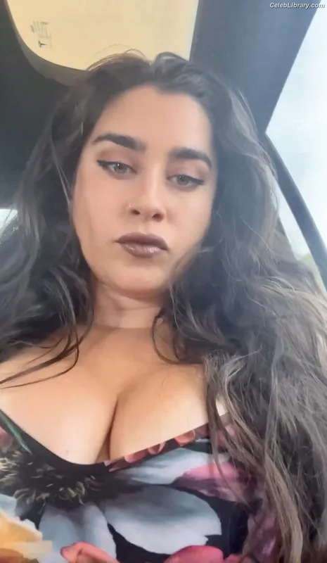Lauren Jauregui photo 8 of 678