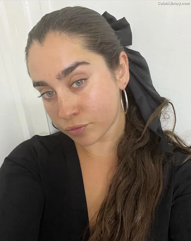 Lauren Jauregui photo 13 of 678