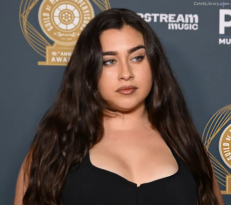Lauren Jauregui photo 18 of 678