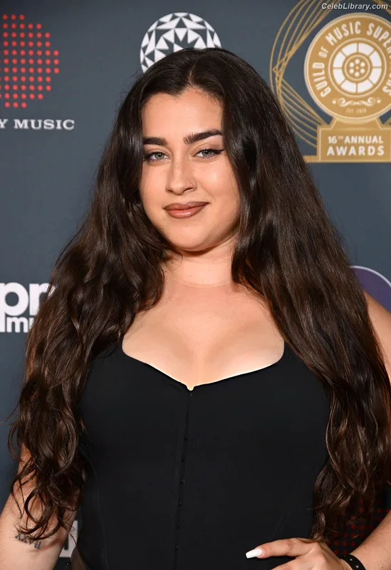 Lauren Jauregui photo 20 of 678