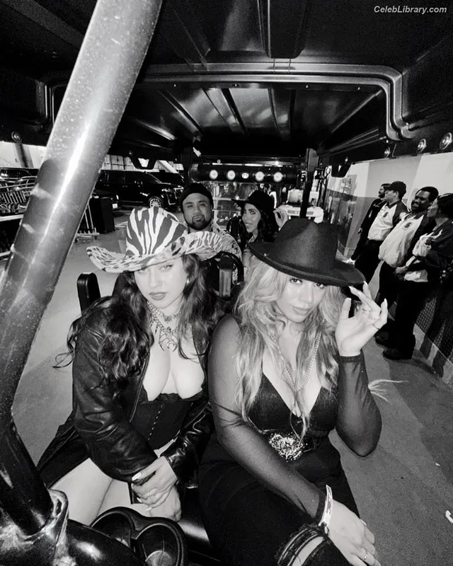Lauren Jauregui photo 2 of 678