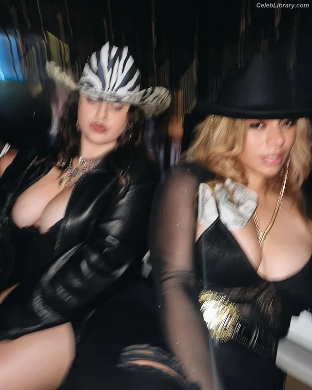 Lauren Jauregui photo 5 of 678