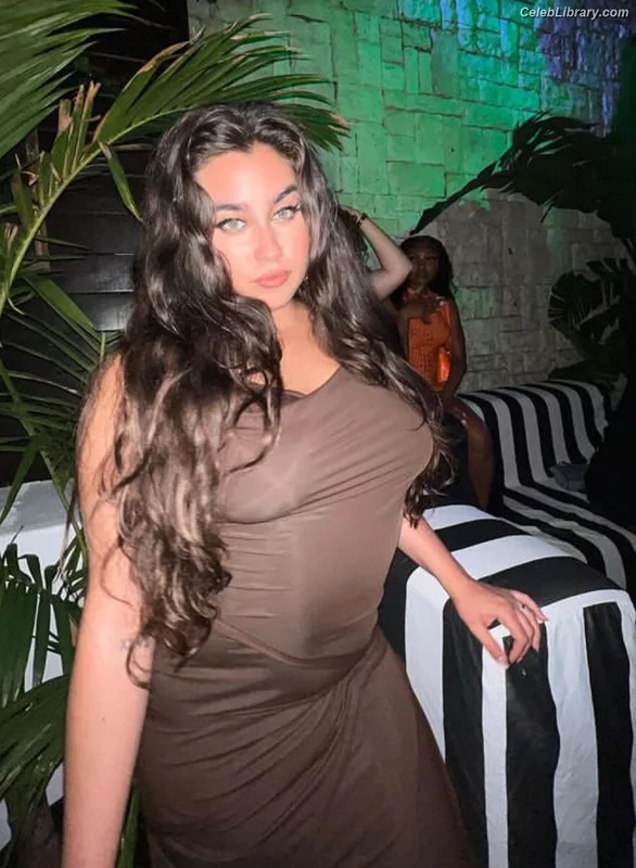 Lauren Jauregui photo 16 of 678