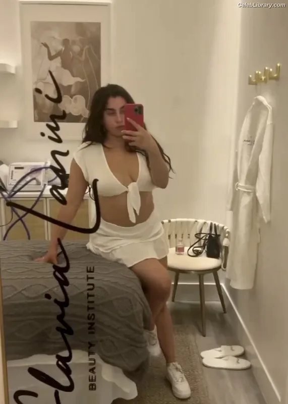 Lauren Jauregui photo 18 of 678