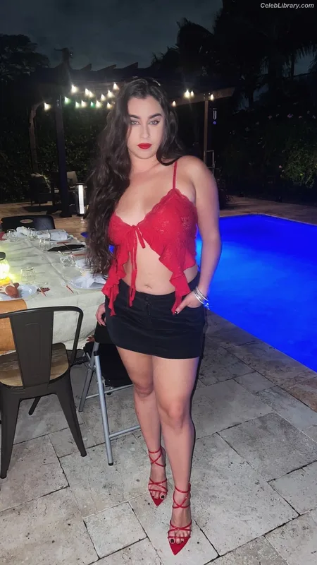 Lauren Jauregui photo 2 of 678