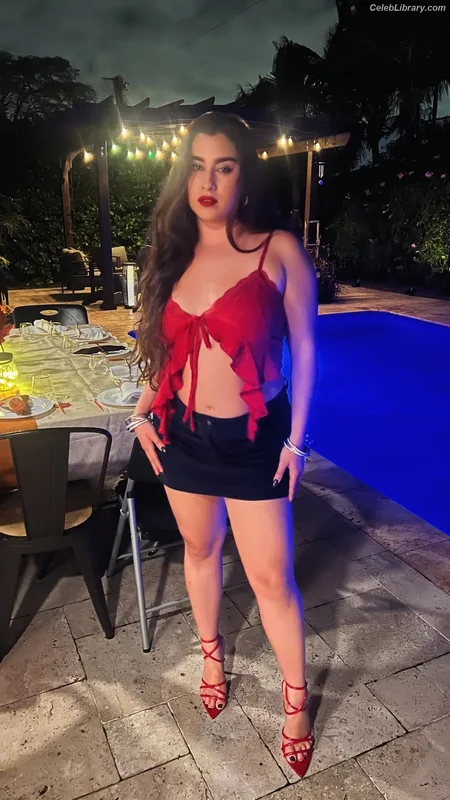 Lauren Jauregui photo 4 of 678