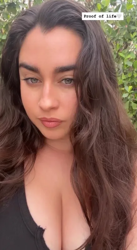 Lauren Jauregui photo 9 of 678
