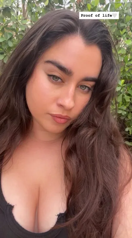 Lauren Jauregui photo 10 of 678