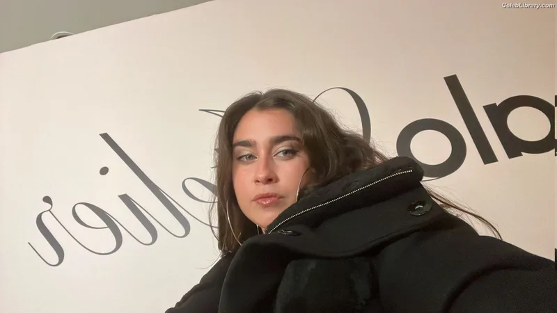 Lauren Jauregui photo 14 of 678