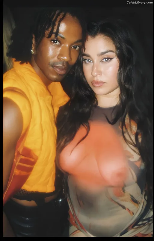 Lauren Jauregui photo 1 of 678